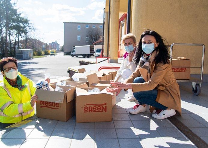 Zdravotníci se těšili během pandemie obrovské podpoře veřejnosti Stovky