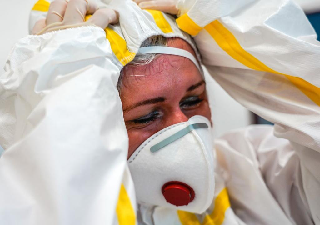 Ústav soudního lékařství a medicínského práva Ústav soudního lékařství poskytuje soudně-lékařské služby pro státní zdravotní správu i pro účely forenzně-medicínské (úsek thanatologický).