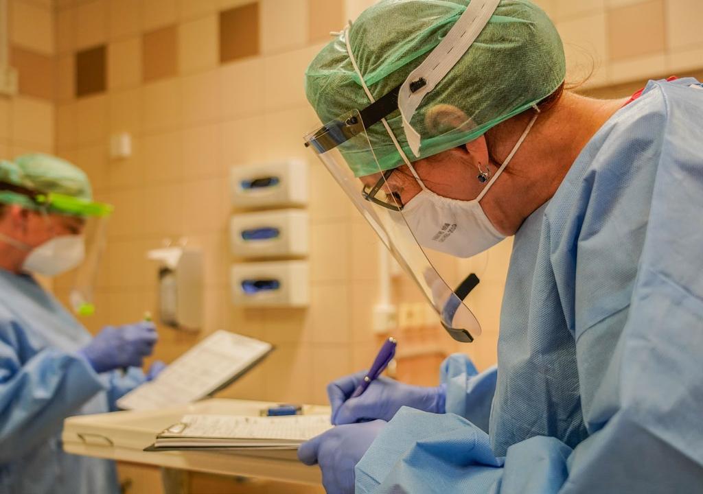 Personalistika 7 84 VÝROČNÍ ZPRÁVA FAKULTNÍ NEMOCNICE