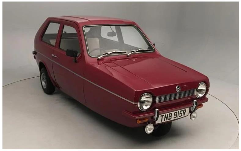 PODVOZKY RŮZNÝCH TŘÍKOLOVÝCH VOZIDEL 2.3.4 RELIANT ROBIN Reliant Robin je tříkolový vůz pro čtyři osoby. Vyráběla ho společnost Reliant Motor Company v Anglii.