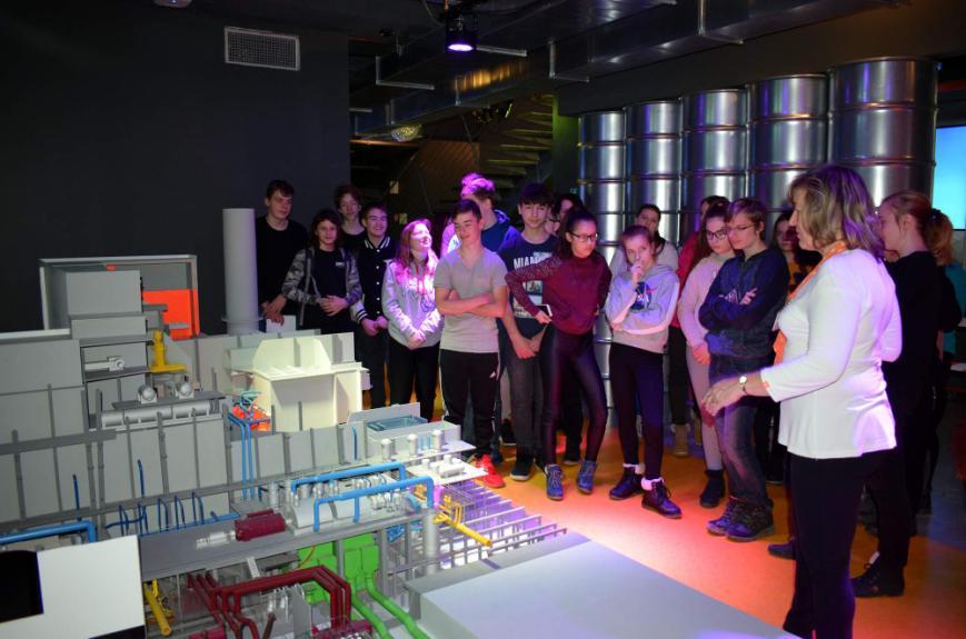 29.3. Noc s Andersenem, spaní ve škole (ŠD) 22.5. Návštěva ţáků 5.tř. ZŠ Nosislav, projekt Mikroregionu Hustopečsko 27.5., 30.5. Obhajoby AP ţáků 9. tříd, veřejné prezentace 7.5. BESIP dopravní hřiště Hustopeče 4.