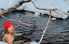 Není to ale vhodné pro pacienty s onemocněním srdce, plic či svysokým tlakem, upozorňuje lékařka Eva Kociánová, garantka projektu Srdce v hlavě. Benefity rozumného otužování jsou však jednoznačné.