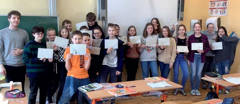 14 Vratimovské noviny duben 2022 Školní pošta v praxi S žáky šestých tříd jsme se rozhodli napsat osobní dopisy svým vrstevníkům ze školy 5.