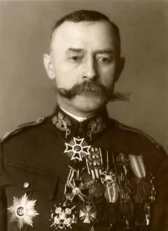 v únoru následujícího roku. 6 Do té doby byly nové principy zformulovány a sestaveny do příslušných elaborátů, jež od 15. února 1938 reprezentovaly novou instrukci náčelníka Hlavního štábu.