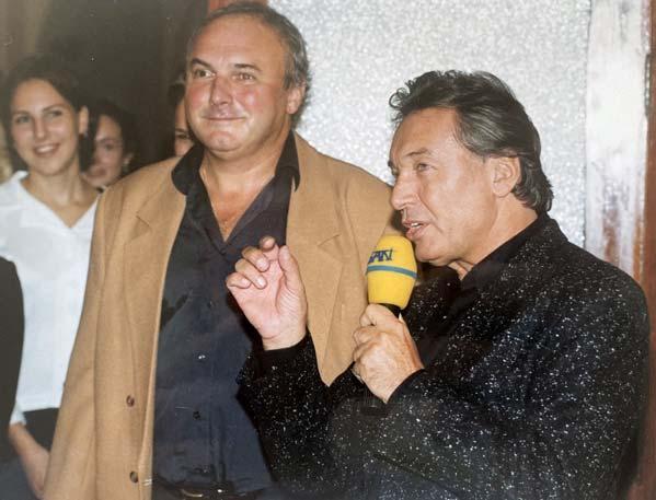 13 Více informací na www.nasepraha.cz kultura Oldřich Dudek: Vzpomínka na Karla aneb Slavík na víně Prvního října uplynuly tři roky od chvíle, kdy nás opustil nezapomenutelný zpěvák Karel Gott.