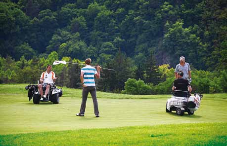 A golfové sny máš taky? To ne, ale možná to ještě přijde. Hmm, tak ti mě napadá taková otázka Jak podle tebe, Míro, vypadá ráj? Čistě hypoteticky samozřejmě, řekněme, že takové místo někde je.