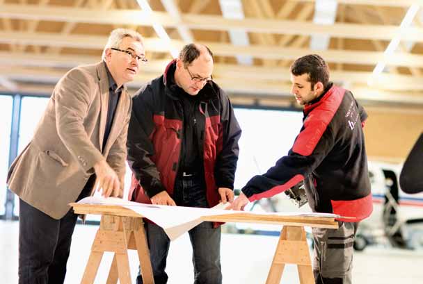 EGGER Semináře o stavebních výrobcích Vedoucí projektu: Carsten Ritterbach, ředitel marketingu a řízení produktů EGGER Building Products. Design, editace a produkce: Raufeld Medien.