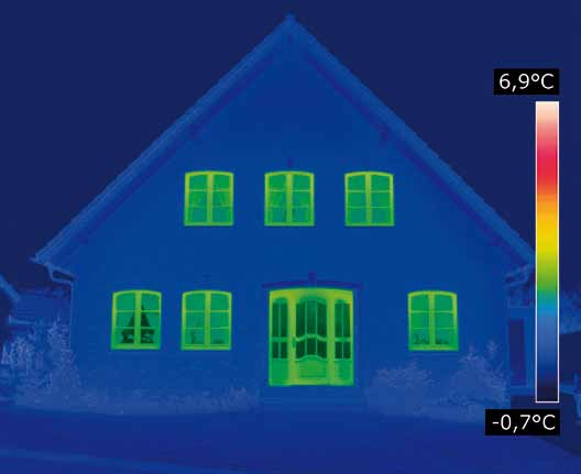 Příjemné teplo je nade vše. Právě velké plochy okenních prvků musí dobře chránit před chladem, stejně jako nesmí propouštět teplo.