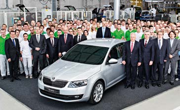 ŠKODA Octavia Více a méně: delší, širší, s větším zavazadlovým prostorem, s větším prostorem pro nohy a hlavu, s větší bezpečností a řadou asistenčních systémů.