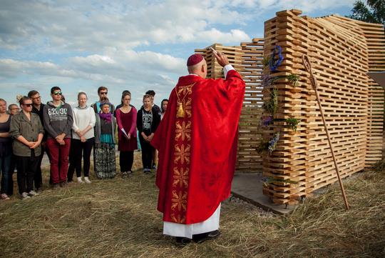 10. Spolupráce právnické osoby s partnery Škola na základě dlouhodobé práce s talentovanými žáky a díky moderně pojatým a kvalitně zpracovaným ŠVP je i nadále Fakultní školou Přírodovědecké fakulty