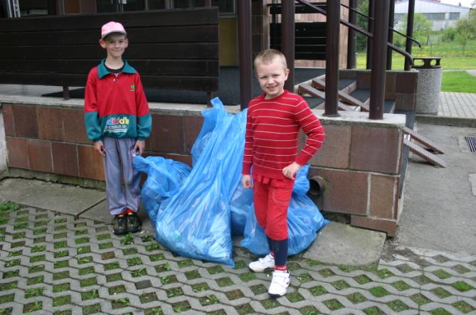 Díky jejich zapojení se ze získaných prostředků zlepšují podmínky pro vzdělávání.