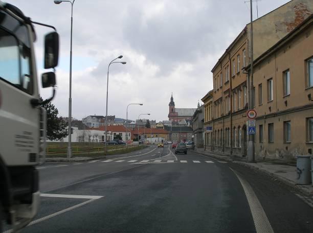 24) v obci Hranice v kř. ul. Československé armády x Kpt.