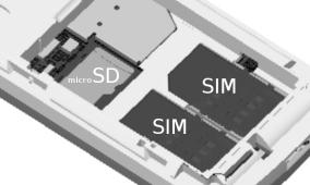 Vložení SIM karet, pam. karty a baterie 1. Posuňte zadní kryt směrem dolů a sejměte ho z telefonu. 2. Zasuňte opatrně SIM karty do držáků pod prostorem pro baterii.