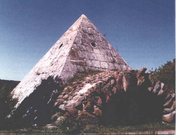 Pyramida Grafa Lvova v Tveru Z historických pramenů víme, že víno bylo vynalezeno a používáno starověkými mnichy jako lék.