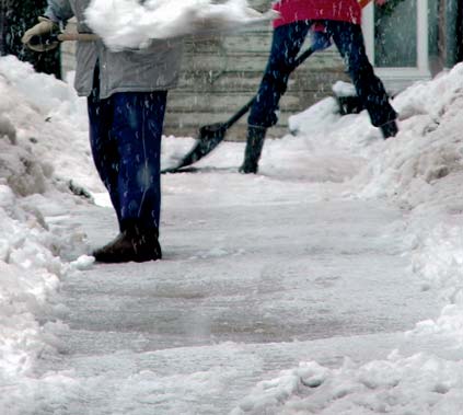 PŘÍPADY Snow Shovelling Campaign, město Tartu (Estonsko) Před několika lety, když každou zimu napadlo hodně sněhu, zavedlo město Tartu novou kampaň.