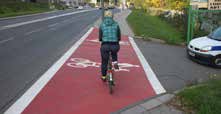 bruslaři: Můžete se zde pohybovat při dodržování zásad platných pro chodce a cyklisty.