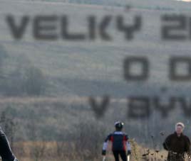 Zkuste si připomenout některé ze zajímavých okamžiků v životě společnosti i jejích zaměstnanců, stejně jako nahlédnout do ne vždy přístupných míst. více na str.