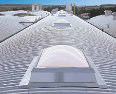 Speciální podstavce Speciální podstavce pro všechny požadavky na plochých a profilovaných střechách Ploché střechy mohou být například provedeny jako střechy s fólií nebo s profilovaným plechem.