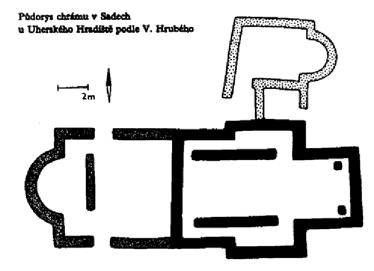 stor kostela č.9 má průměr přes 4 m. Rotunda měla uvnitř litou maltovou podlahu, do níž byly vkládány drobné cihlové úlomky (pravděpodobně z římských cihel). Určitě tvořily nějaký geometrický vzor.