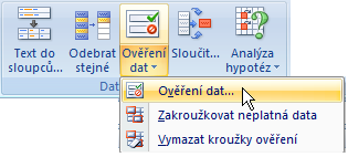 Ověřování dat Pokud pro určité buňky nastavíte ověřování dat, pak vždy při potvrzení buňky MS Excel hned upozorní na chybné zadání.