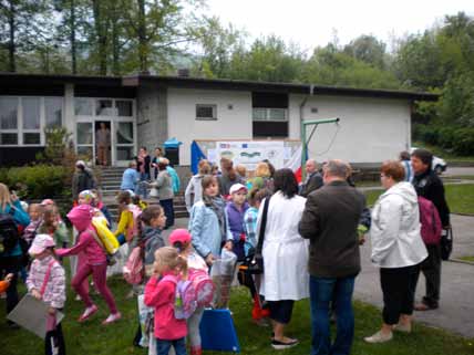 Festival Kreslení Stalo se tradicí, že první květnový pátek se sjíždějí do Komorní