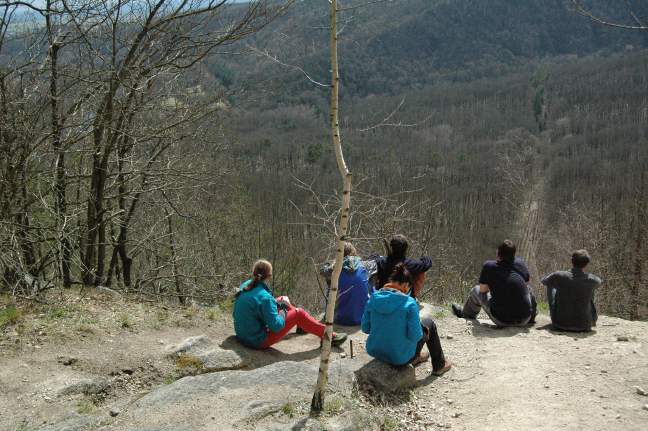 Prošli jsme skrz naskrz Národní park Podyjí, který ještě matně vzpomínal na podzim a my se občas i brodili listím, bylo však vidět, že příroda už se probouzí a