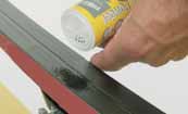 Copper Brush Repair Powder graphite Repair Powder Repair Powder slouží k drobným opravám poškozené skluznice běžeckých lyží,