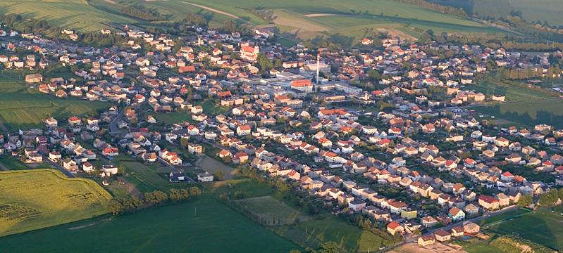 5. Bolatice dnes Obrázek 19: Bolatice, celkový pohled Zdroj: OÚ Bolatice Obrázek 20: Bolatice, pohled na centrum obce Zdroj: OÚ Bolatice Jak již bylo řečeno obec Bolatice patří mezi nejstarší a