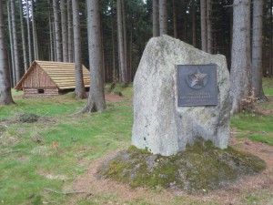 nedaleko Žákovy hory sídlil štáb partyzánské brigády M. J. Hus. Na tomto místě byl v roce 1975 odhalen Památník a obnovena chatka. V ní pobývali partyzáni a konaly se porady štábu.