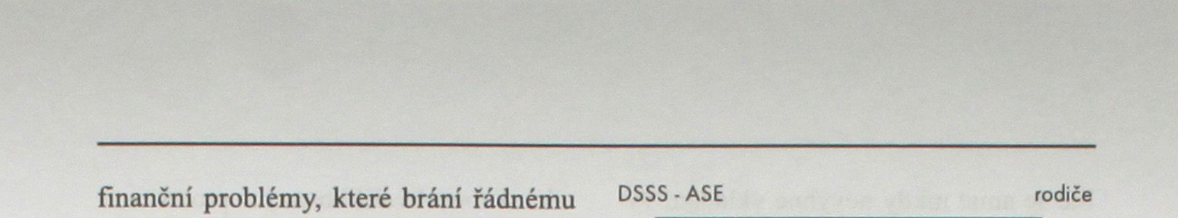 Dítě je svým okolím stigmatizováno. Kvůli soudnímu opatření, návštěvám sociálních pracovníků a kvůli stykům s původní rodinou je jeho pozice zavrhnutého dítěte veřejná a podle něj neoddiskutovatelná.