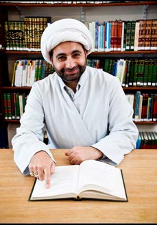Jeho dalšími učiteli byli také Šajch Muhammad al-jaqúbí, Sejjed Mohammad al-sístání a Sejjed Ahmed al- Sáfí.