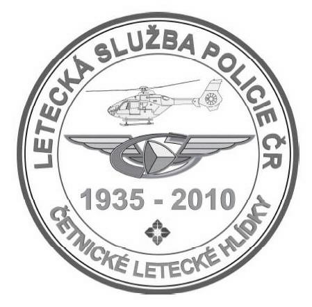 Na lícové straně plakety je zobrazen znak Letecké sluţby, nad ním obrys vrtulníku typu EC 135 a pod ním letopočet 1935-2010. Pod letopočtem jsou stylizované lipové ratolesti.