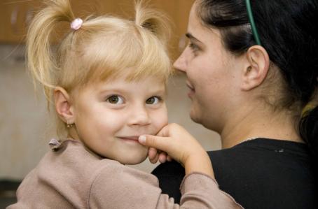 PRIORITNÍ OSA 2 LIDÉ ZKVALITNĚNÍ VEŘEJNÝCH SLUŽEB A PODMÍNEK ŽIVOTA PRO OBYVATELE REGIONŮ Alokace na prioritní osu: 1,7 mld. EUR Specifický cíl: 2.