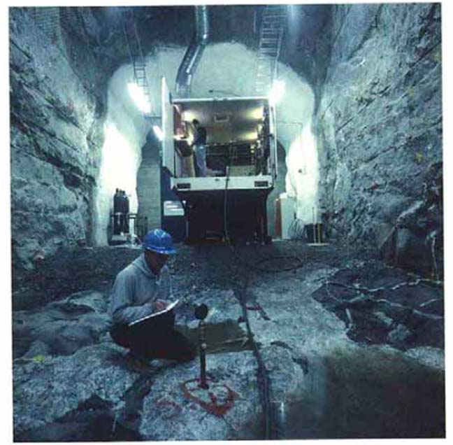 název pro zařízení na vyhodnocování hornin v podzemí při