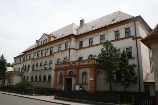 října 1924 autoři architekti Kolář a Rubý, realizace firma J. Nossek & A.