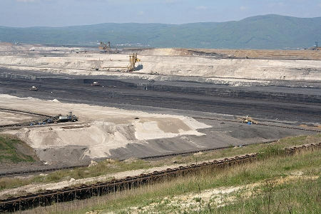 Mohou mít pravidelný kruhovitý půdorys (často vznikají nad křižovatkou důlních chodeb), případně eliptický (spojením dvou sousedních pinek kruhovitého půdorysu) nebo nepravidelný (vzniklý rychlým