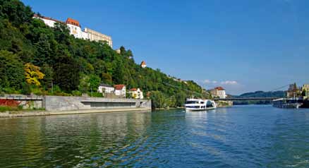 Projektinitiative Aufbau der Europaregion Donau-Moldau Unsere gemeinsame Europaregion soll genauso stark sein wie die beiden europäischen Ströme Donau und Moldau. Mgr.