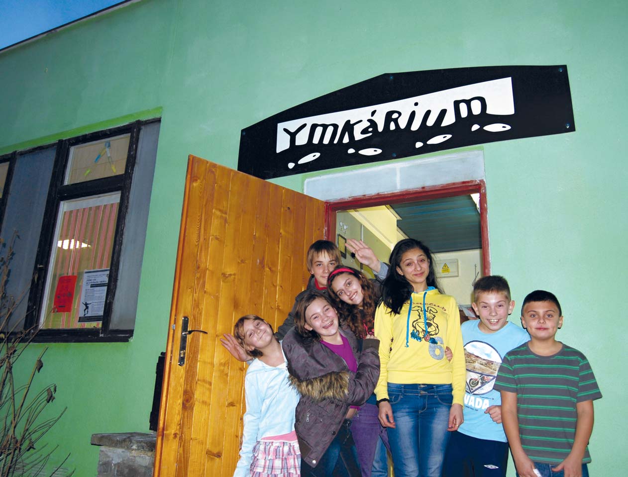 Život na Jižním Městě 25 Ymkárium je místem pro hry i povídání Nedaleko stanice metra Háje v Konstantinově ulici najdete Nízkoprahový klub pro děti a mládež Ymkárium.