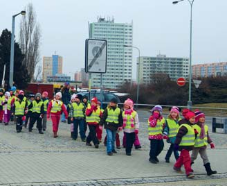 00 pátek: zavřeno Své daňové záležitosti si mohou občané vyřídit na finančním úřadu v úředních dnech: pondělí a středa: 8.00 17.00 Spojení na Finanční úřad pro hl.