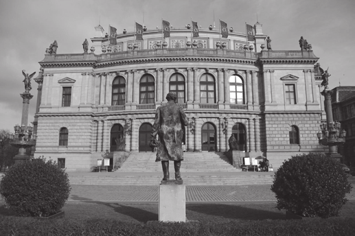 A tak žarošický Rudolf Malík opět vstupuje do nově zvolené Poslanecké sněmovny Její 1. schůze se konala 17. prosince 1925.