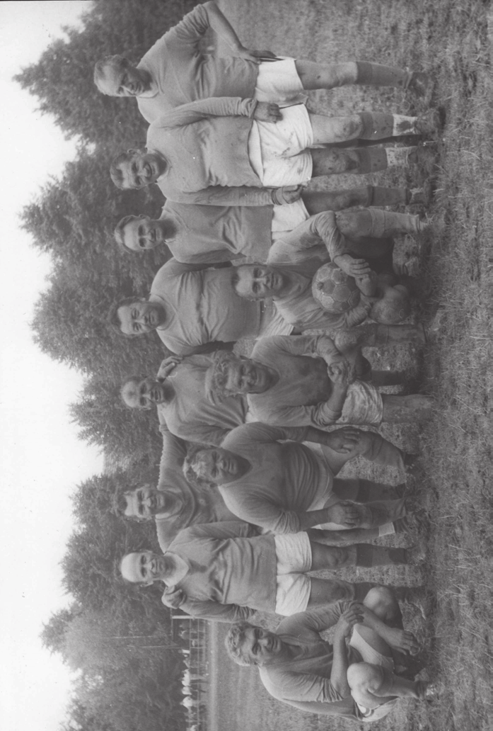 V roce 1948 v rámci sjednocení tělovýchovy zaniká název SK a fotbal se hraje pod hlavičkou TJ Sokol Žarošice oddíl kopané.