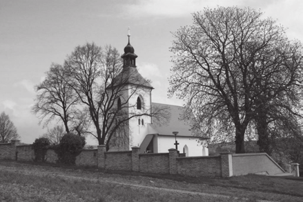 Dolnímu Rákoši přiřazuje velkou historickou důležitost a odvolává se na nálezy archeologa Inocence Ladislava Červinky.