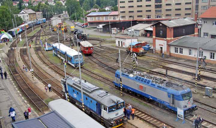 2 Aktuality 28/2011 nabízíme Se SONE+ také po Praze Od 2. července mohou cestující využívat síťové jízdenky SONE+ v kombinaci s pražskou hromadnou dopravou.