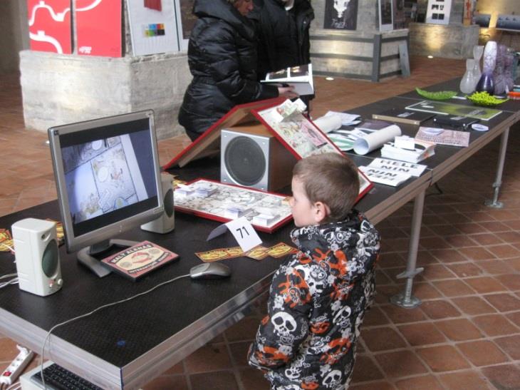 dubna a shlédlo ji více než 600 návštěvníků, mezi nimi studenti pořádající školy i účastníci jarního zasedání