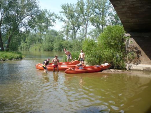 Tradičním zakončením sportovního dne je turnaj učitelů proti žákům devátých ročníků.