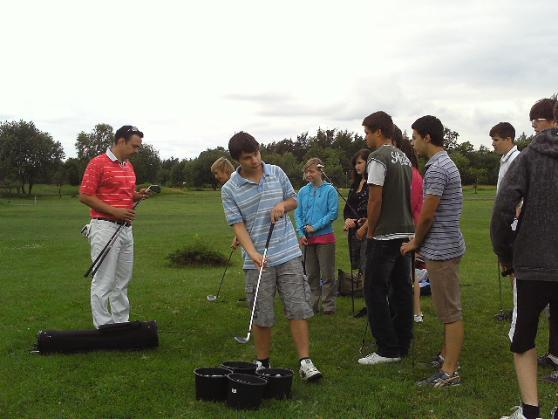 Golf: Novinkou letošního roku byla možnost žáků vyzkoušet
