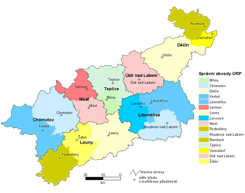 Obrázek 2: Dělení území Ústeckého kraje pro účely veřejné správy (2008) Zdroj: ČSÚ Ústí nad Labem Správní obvody (2009) 2.5.3 Struktura ekonomiky a zaměstnanost Sektor obchodu a sluţeb v 90.