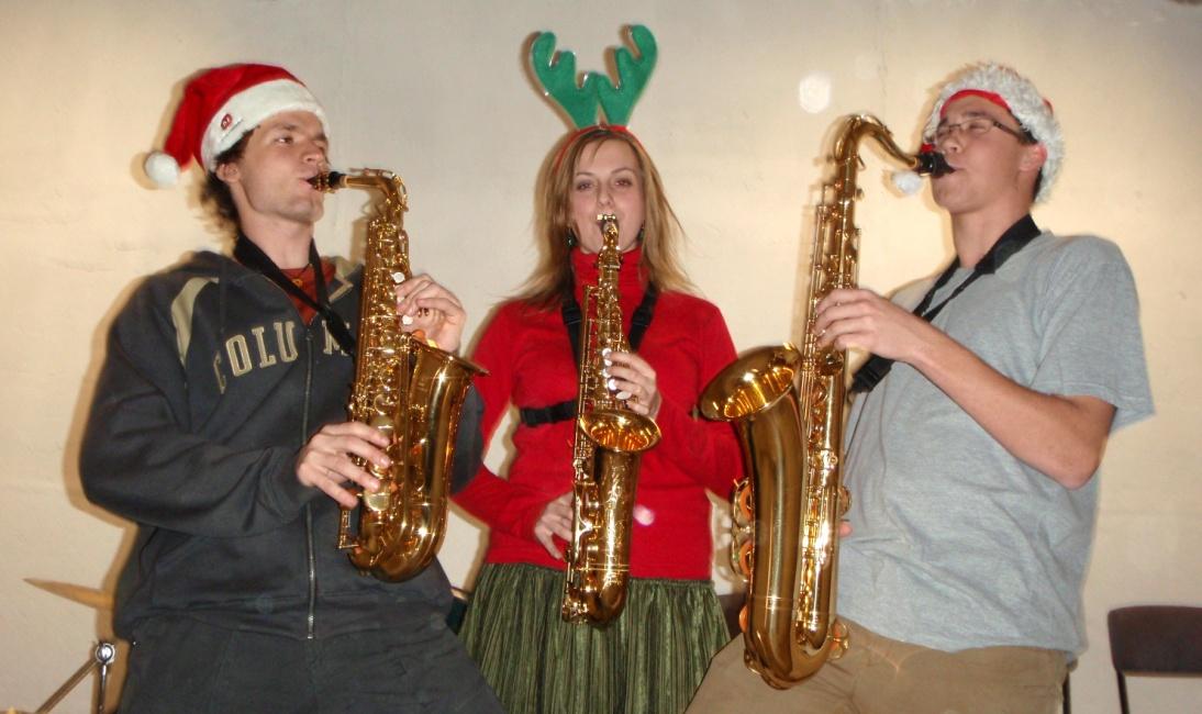 Bandu dost různorodě: Asi jazz, swing a občas takový popík, vysvětluje Honza, zatímco Vojta ještě doplňuje: Popík, rock, funky Je to spíš taková všehochuť, bereme věci, které se nám líbí, a dáváme je