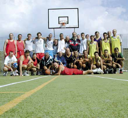 Basketbalisté začínají Jizerskou ligu Pronajmu nebytové prostory k podnikání cca 50m 2 Krkonošská ulice (vedle ordinace nosní krční) 1. p. WC + voda Tel.