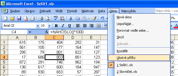 92 Microsoft Office Excel 2003 Poklepáním na příčku rozdělíme podokno podle vybrané buňky; příčka na vodorovném posuvníku definuje přitom svislé dělení a příčka na svislém posuvníku zase vodorovné